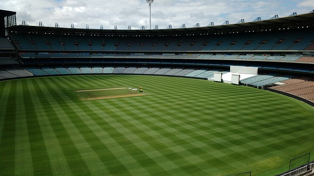 高志丹会见世界泳联主席.